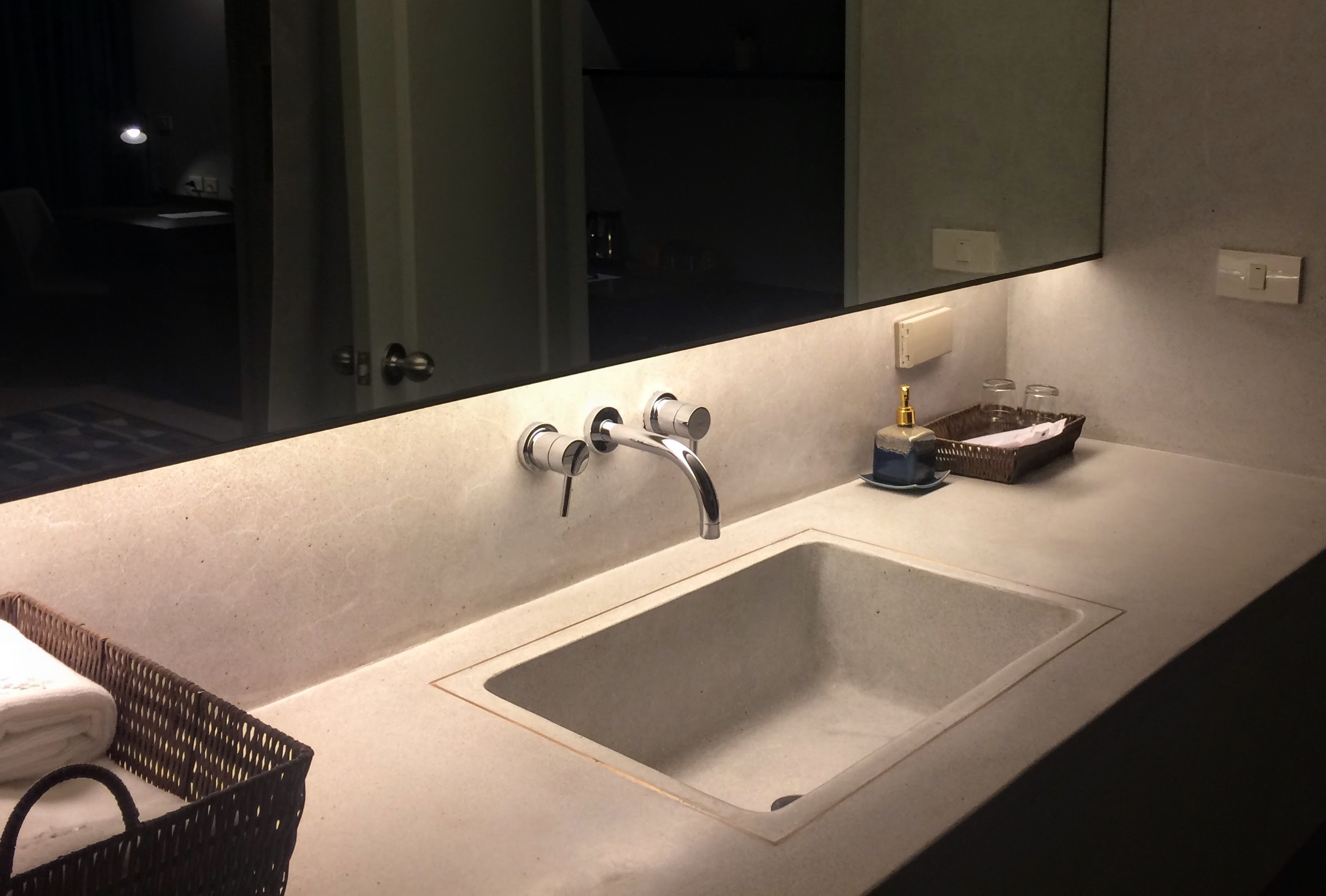 Urban Shine cleaning Washbasin